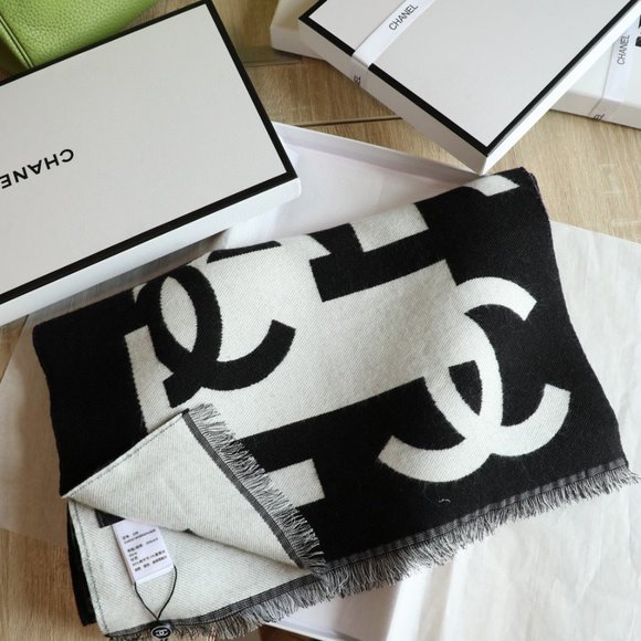 💎✨AUTHENTIC✨💎CHANEL scarf - Picture 3 of 9